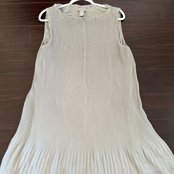 A Summer Dress - Picture 1 of 3